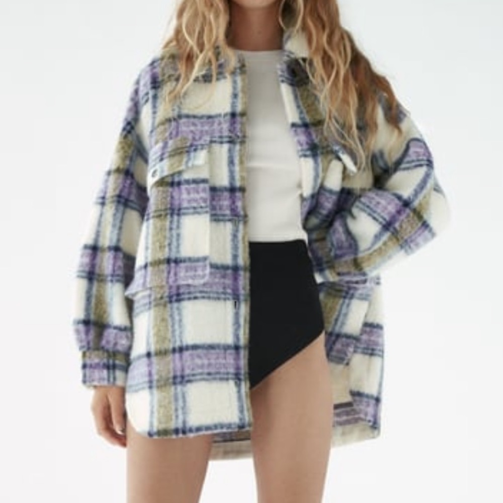 ZARA XS-S
OVERSIZED PLAID OVERSHIRT